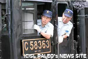 運転の島崎さんと先生の野本さん