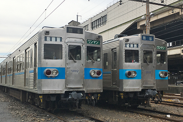 装飾変更前の5002.5003号