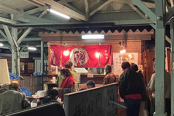 夜鳴きそば販売